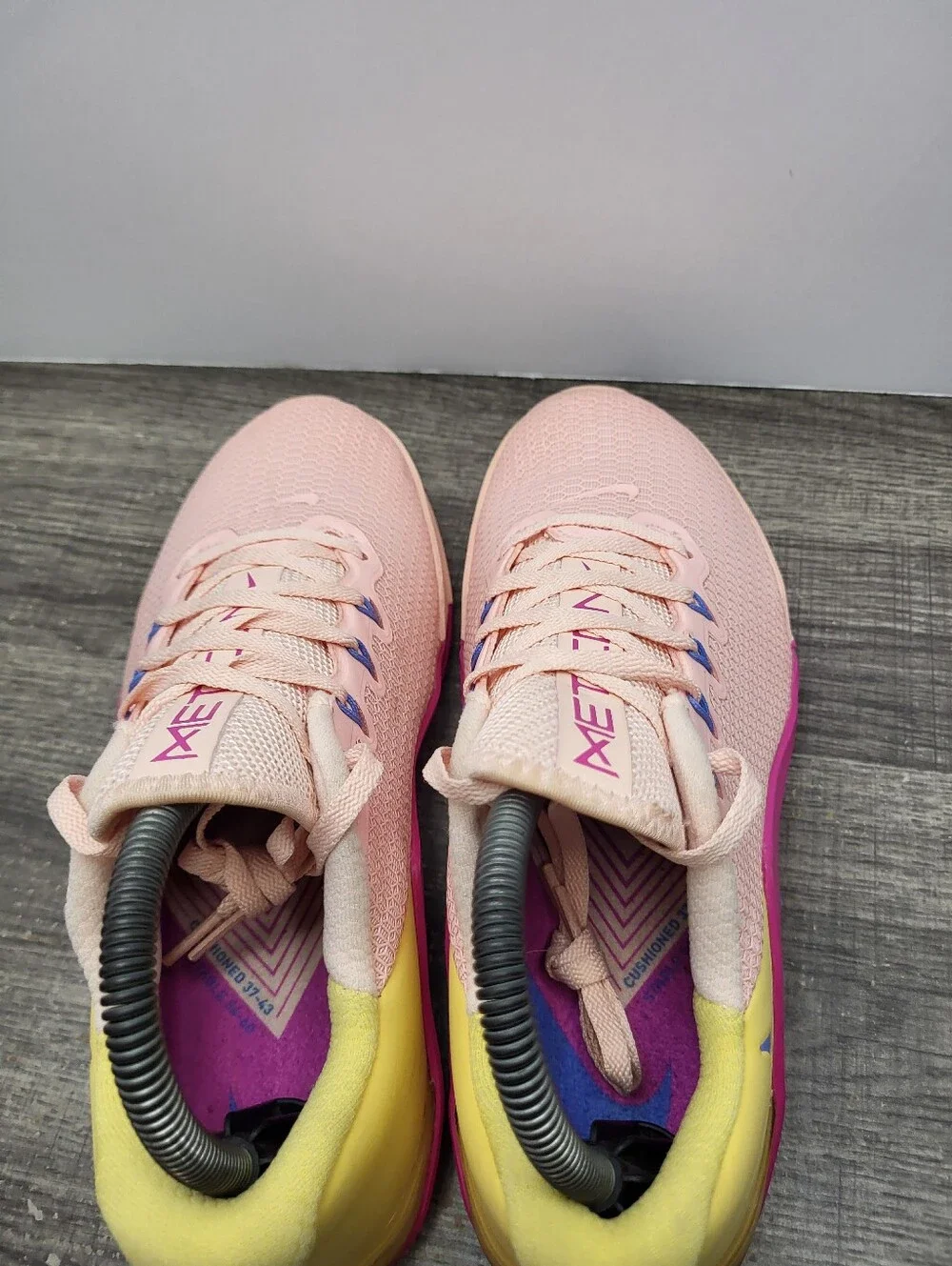 Nike Metcon 5 Training Shoes Womens 8.5 Pink Yellow Gym Sneakers AO2982-668